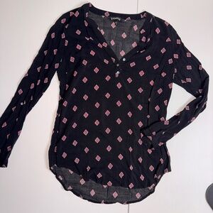 Express Printed Long-Sleeve Blouse — Women’s Medium